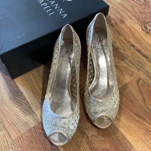 Adrianna Papell Gold Evening Pumps